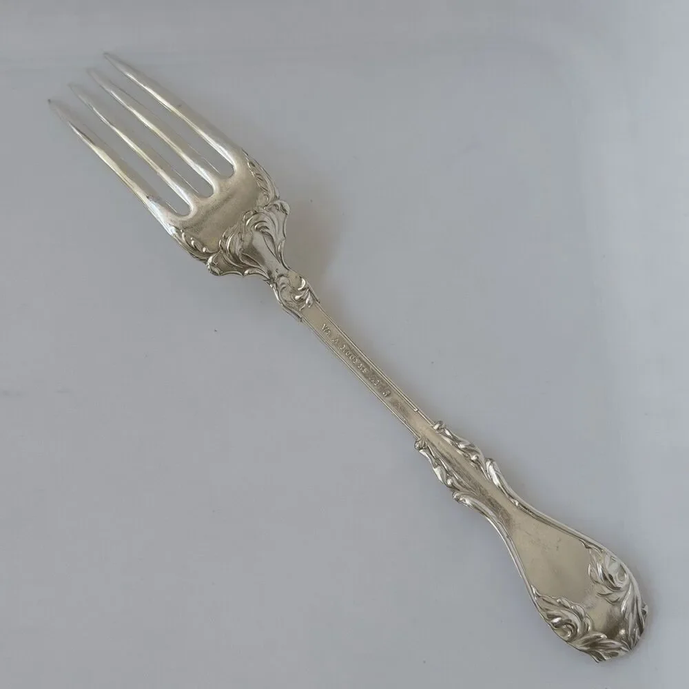 2pc Oneida Hanover Dinner Forks 7 3/8”Silverplate 1901 Wm A Rogers A1 Mono “M”
